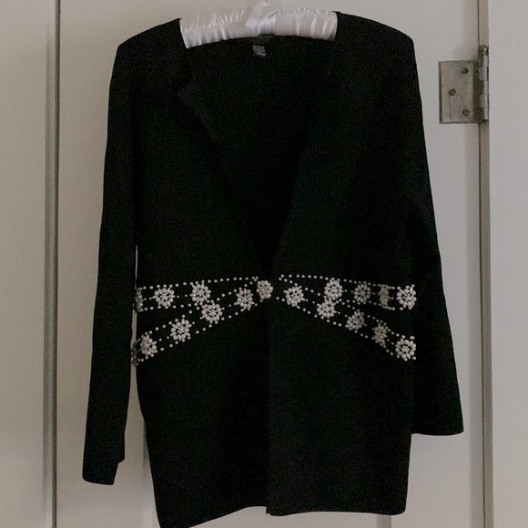 Cable & Gauge Gorgeous Dressy Cardigan has Pearly beads deco, front hook closure - Picture 2 of 9